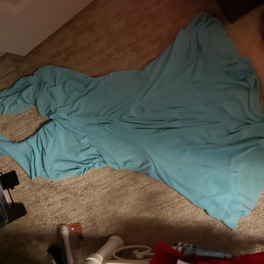Dress - Picture 3 of 4